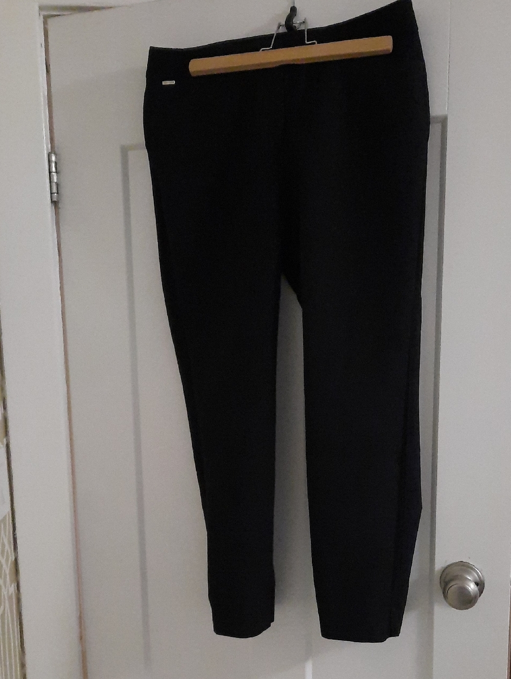 White House Black Market Black Cropped Ankle Pants